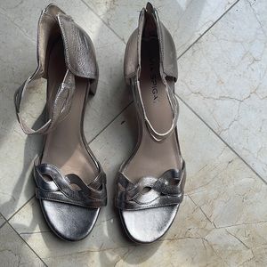 Vía spiga gold sandals size 12